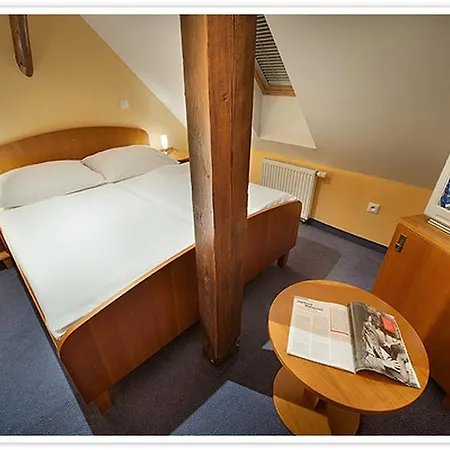 Fara Rancirov Otel