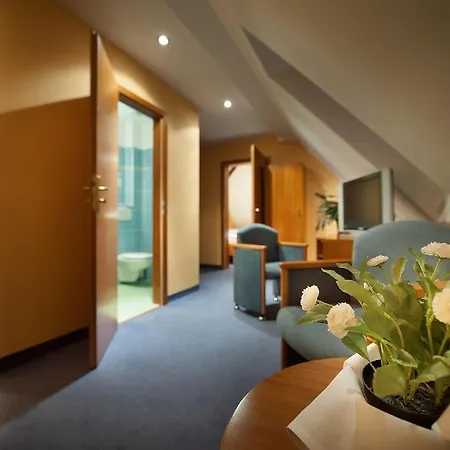 Fara Rancirov 3* איחלהבה