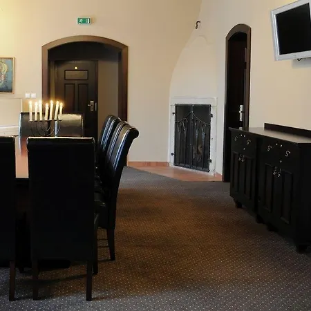 Fara Rancirov Otel Jihlava