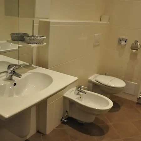 מלון Fara Rancirov 3*