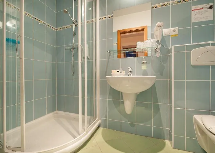 Fara Rancirov Hotell